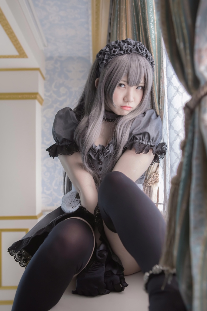 Rabbit play pictorial - black maid(75)